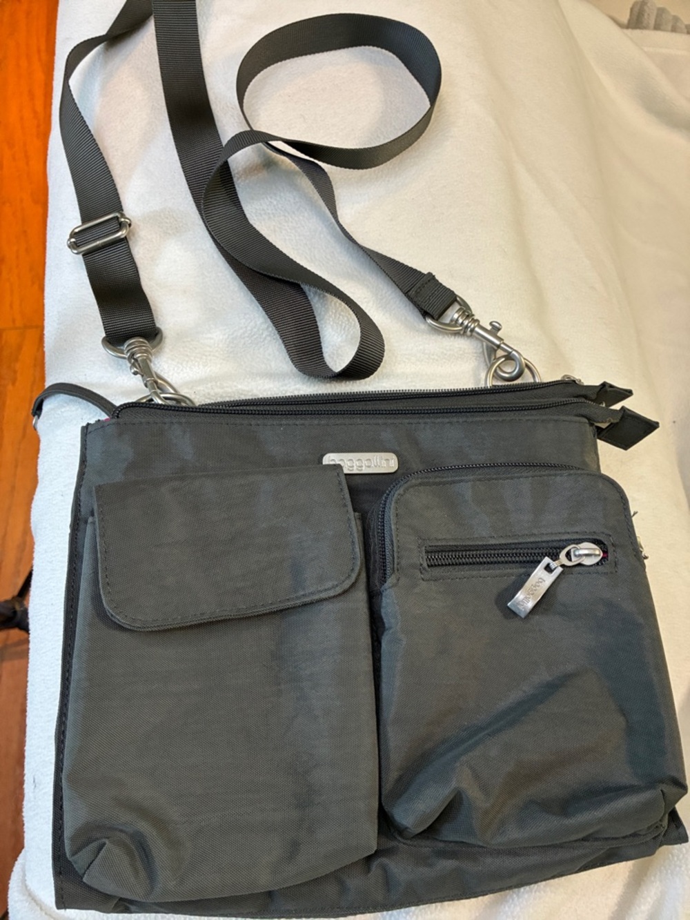 Baggallini Charcoal Black Crossbody Messenger Bag